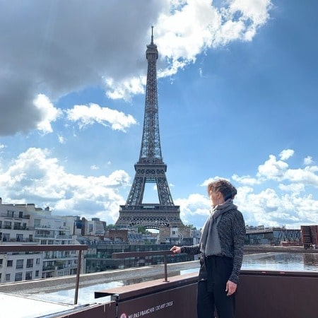 Picture of Arwen Humphreys enjoying in Paris